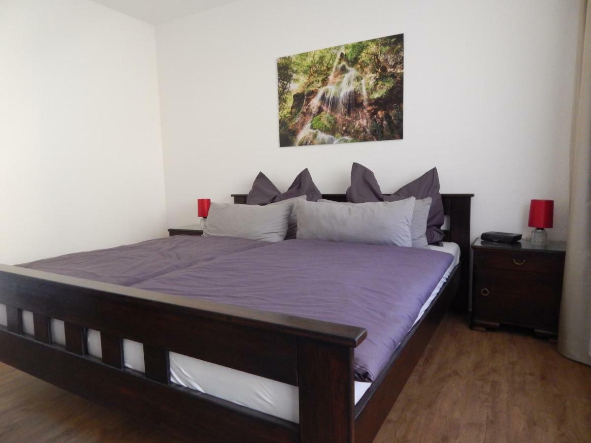 Free Apartment - Bei Den Thermen Bad Urach Esterno foto