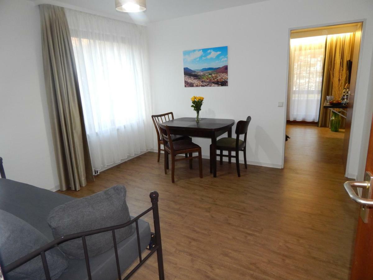 Free Apartment - Bei Den Thermen Bad Urach Esterno foto