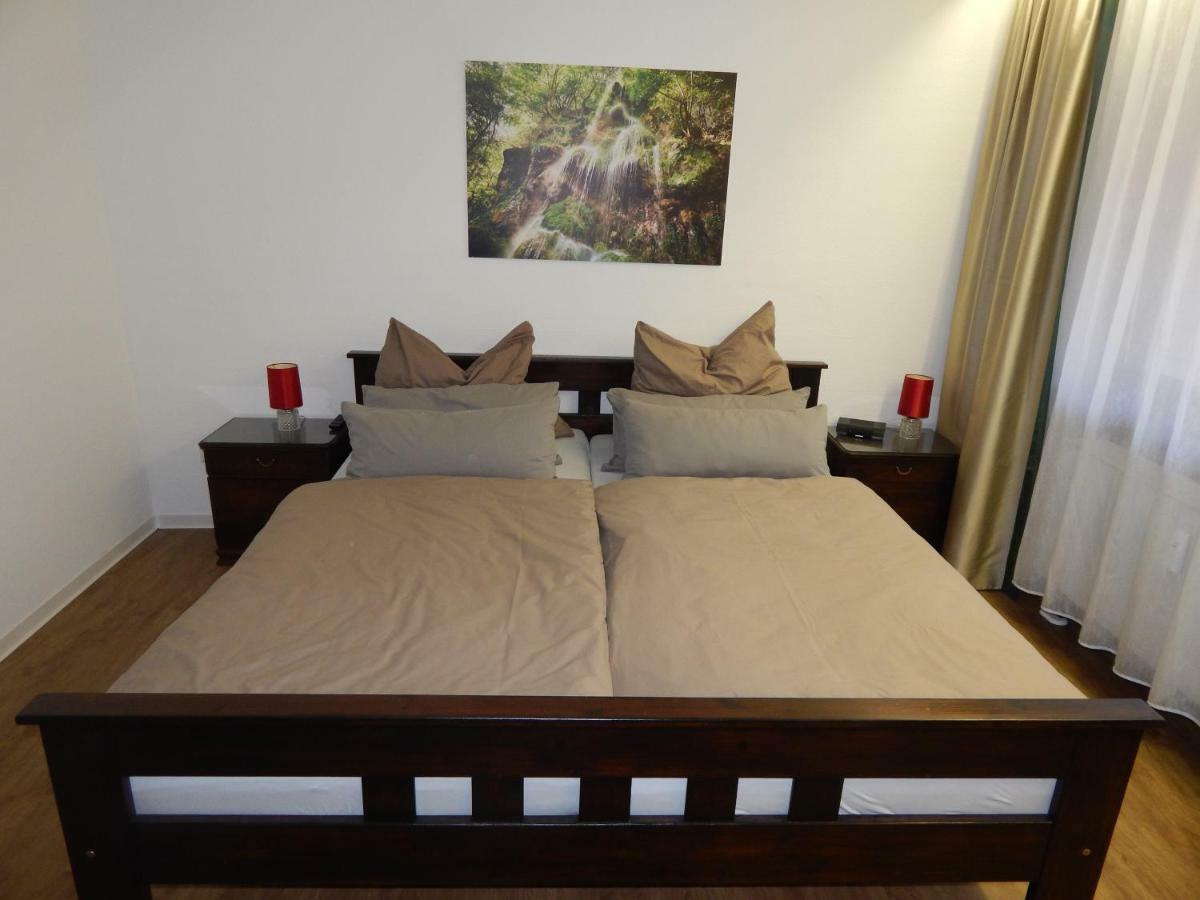 Free Apartment - Bei Den Thermen Bad Urach Esterno foto